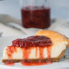 Easy Strawberry Cheesecake Recipe (Simple, Creamy & Delicious)